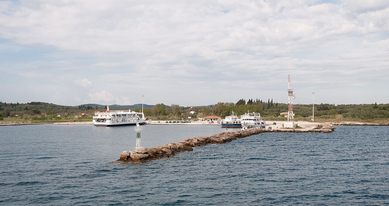 Lefkimmi ferry port 01